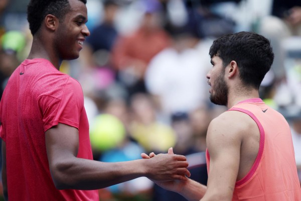 Alcaraz gana sin ceder un set los tres partidos contra rivales menores que él en el circuito ATP