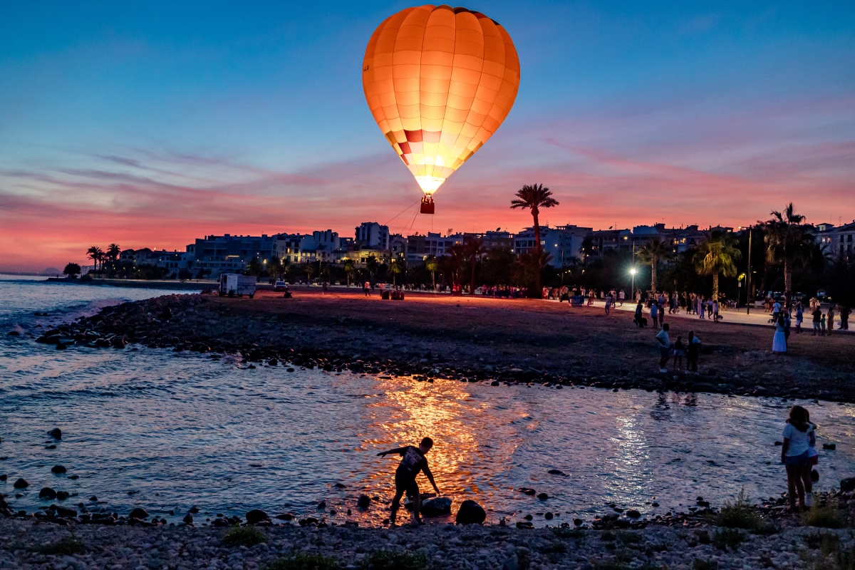 La Vila Vella reúne a miles de personas en el casco antiguo de la Vila Joiosa