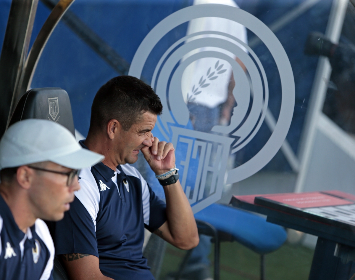 Torrecilla saca el capote para defender a sus jugadores, cosa que le honra