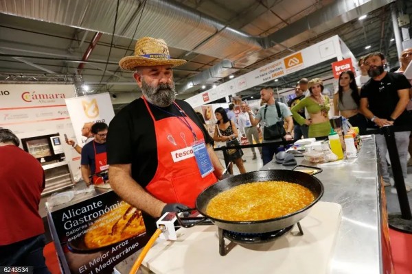 Roque González, de Sant Vicent del Raspeig, gana la V Edición del Mejor Arroz del Mediterráneo 