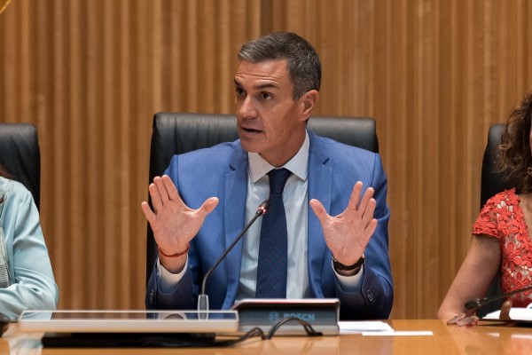 Sánchez incluye a la Región de Murcia en su acusación de que hay comunidades que desvían fondos para 