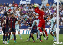 Una victoria, con el premio de la permanencia, y un empate del Levante en Girona