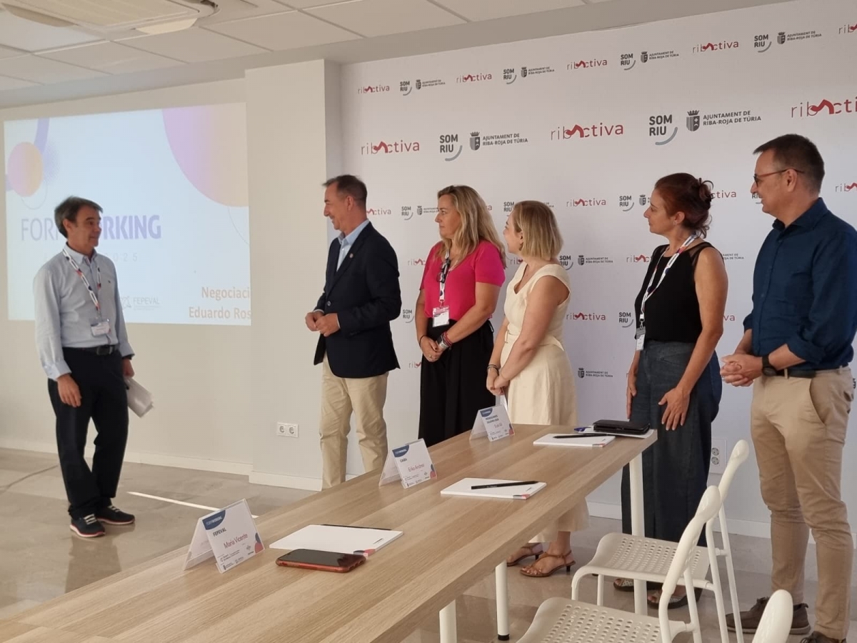 La oficina municipal Ribactiva en Riba-roja acoge la formación empresarial Formworking
