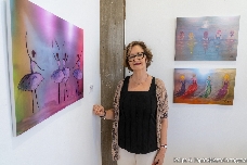 Vicenta Sánchez y un sueño cumplido a los 72 años: muestra en Cartagena sus obras realizadas con productos culinarios y cosméticos