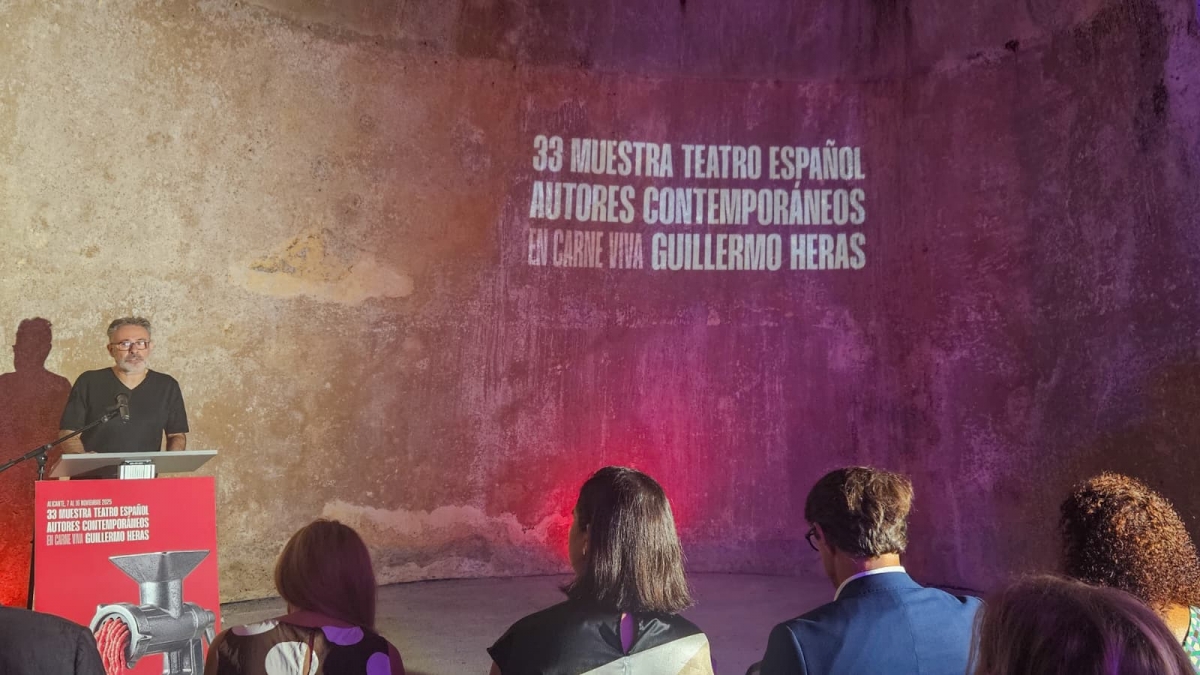 Roberto García durante la presentación de la 33 Muestra de Autores Contemporáneos