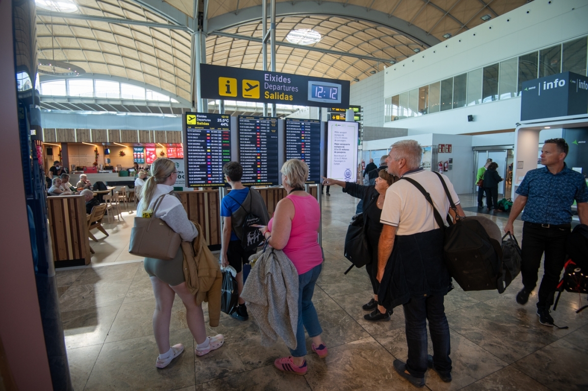 La terminal de pasajeros del aeropuerto de Alicante-Elche.