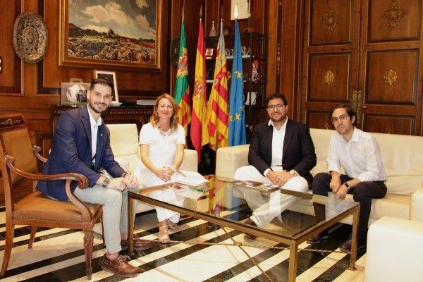 Vivienda, empleo o transporte público: Carrasco estudia nuevas medidas con los estudiantes de la UJI