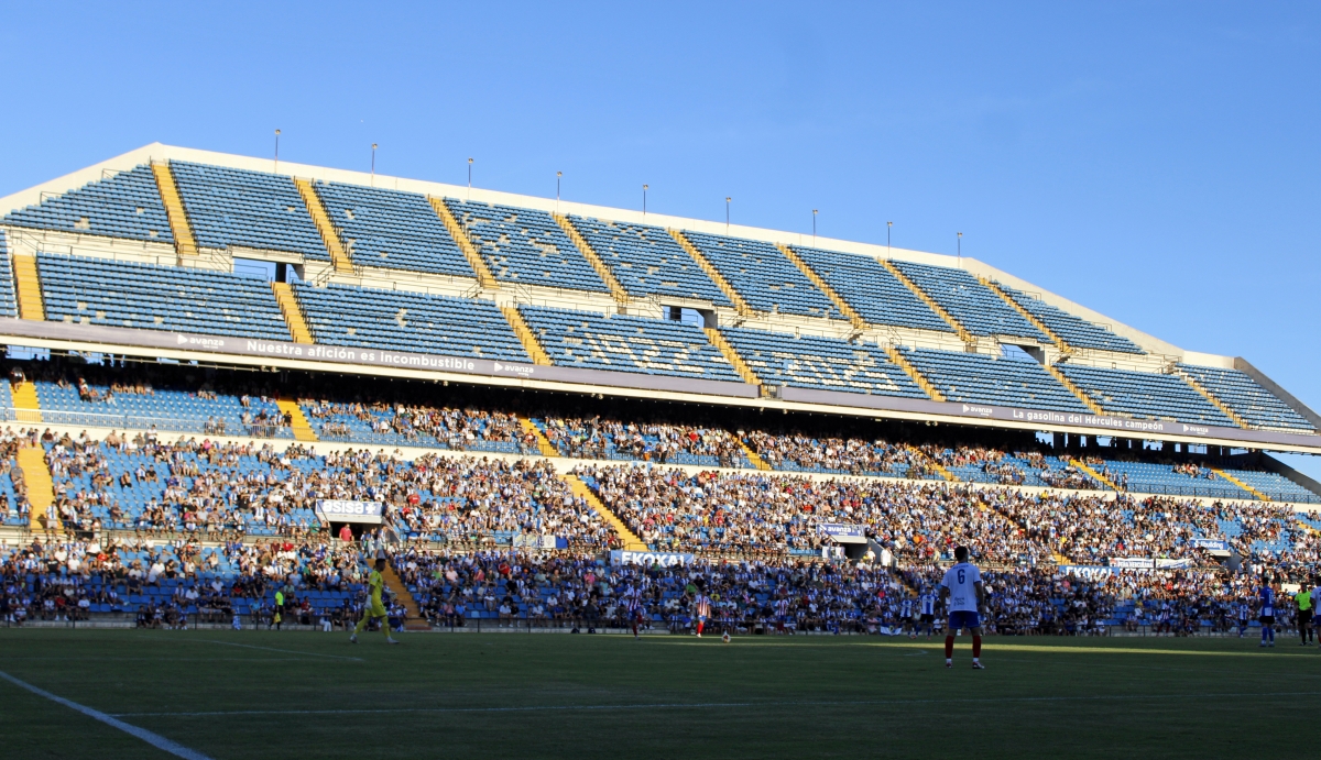 Panorámica parcial del estadio Rico Pérez en el encuentro Hércules CF-Algeciras CF