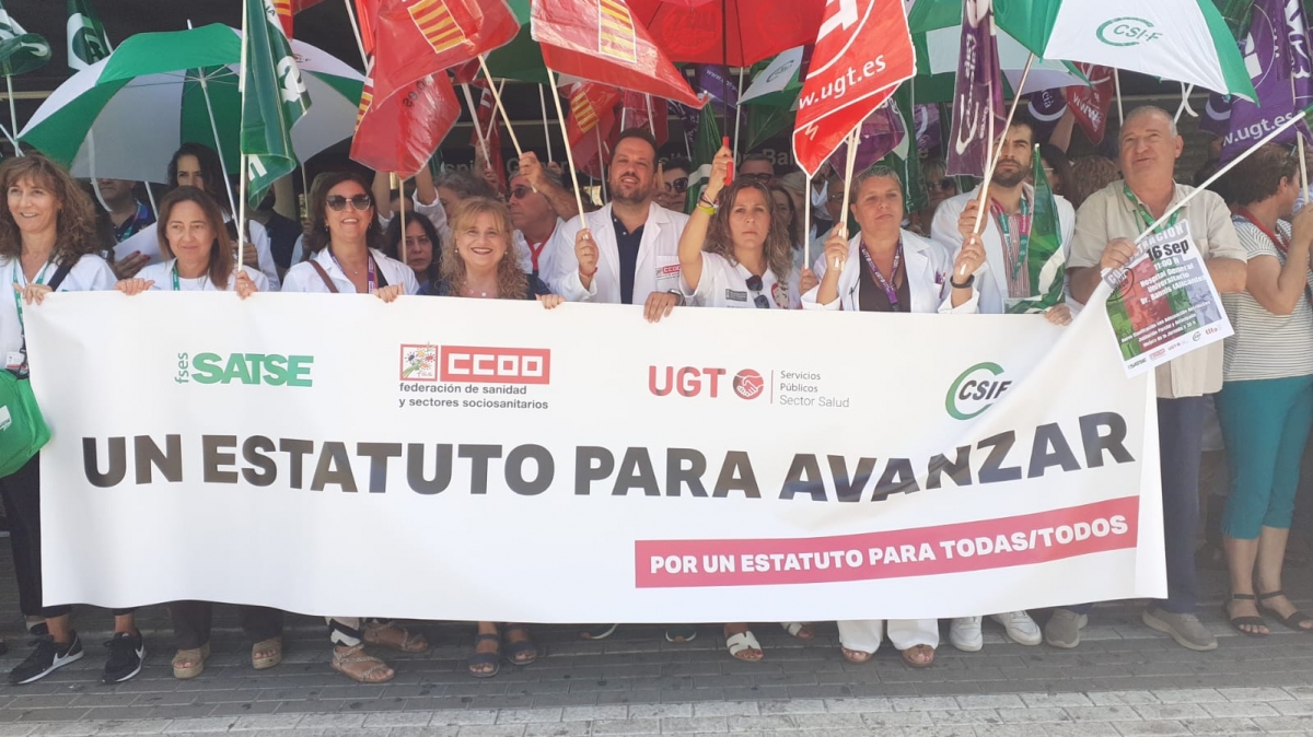 Miles de trabajadores del  Sistema Nacional de Salud reclaman un 