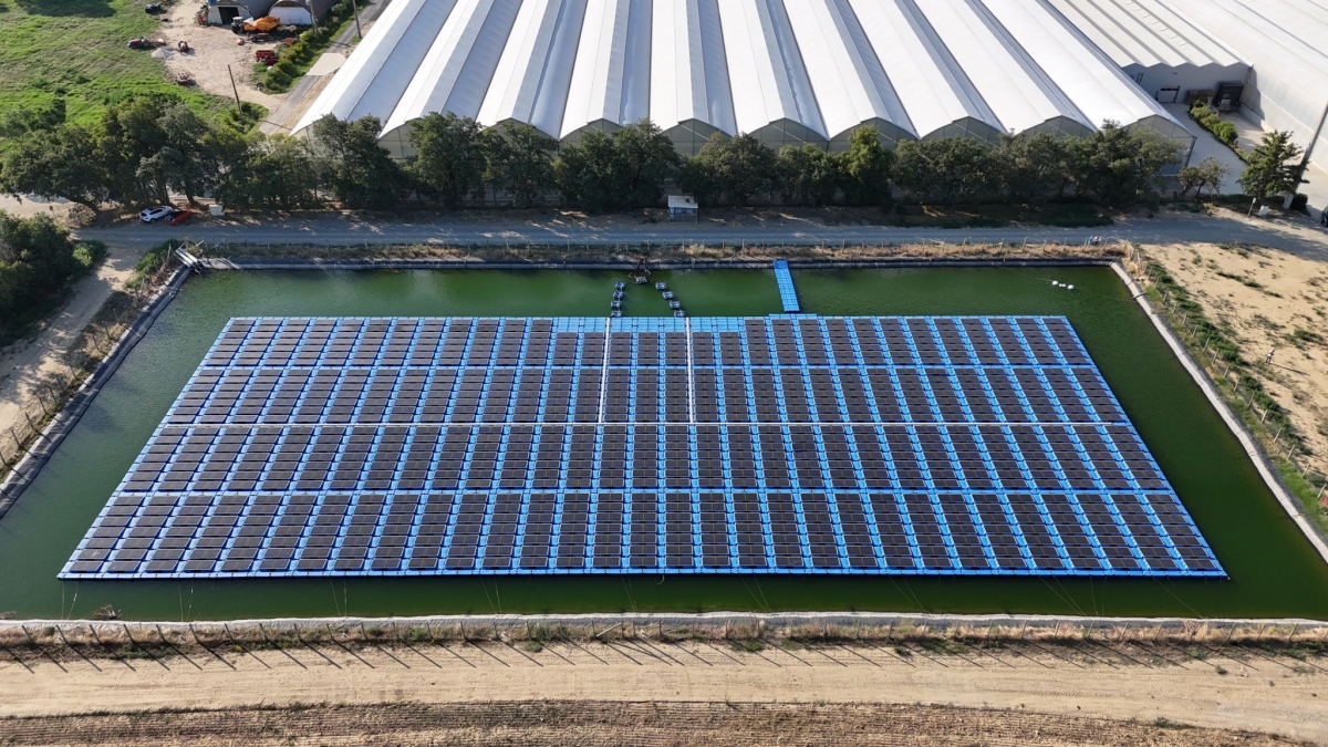Instalación con placas de Isigenere en Perpiñán. - Foto: PLAZA
