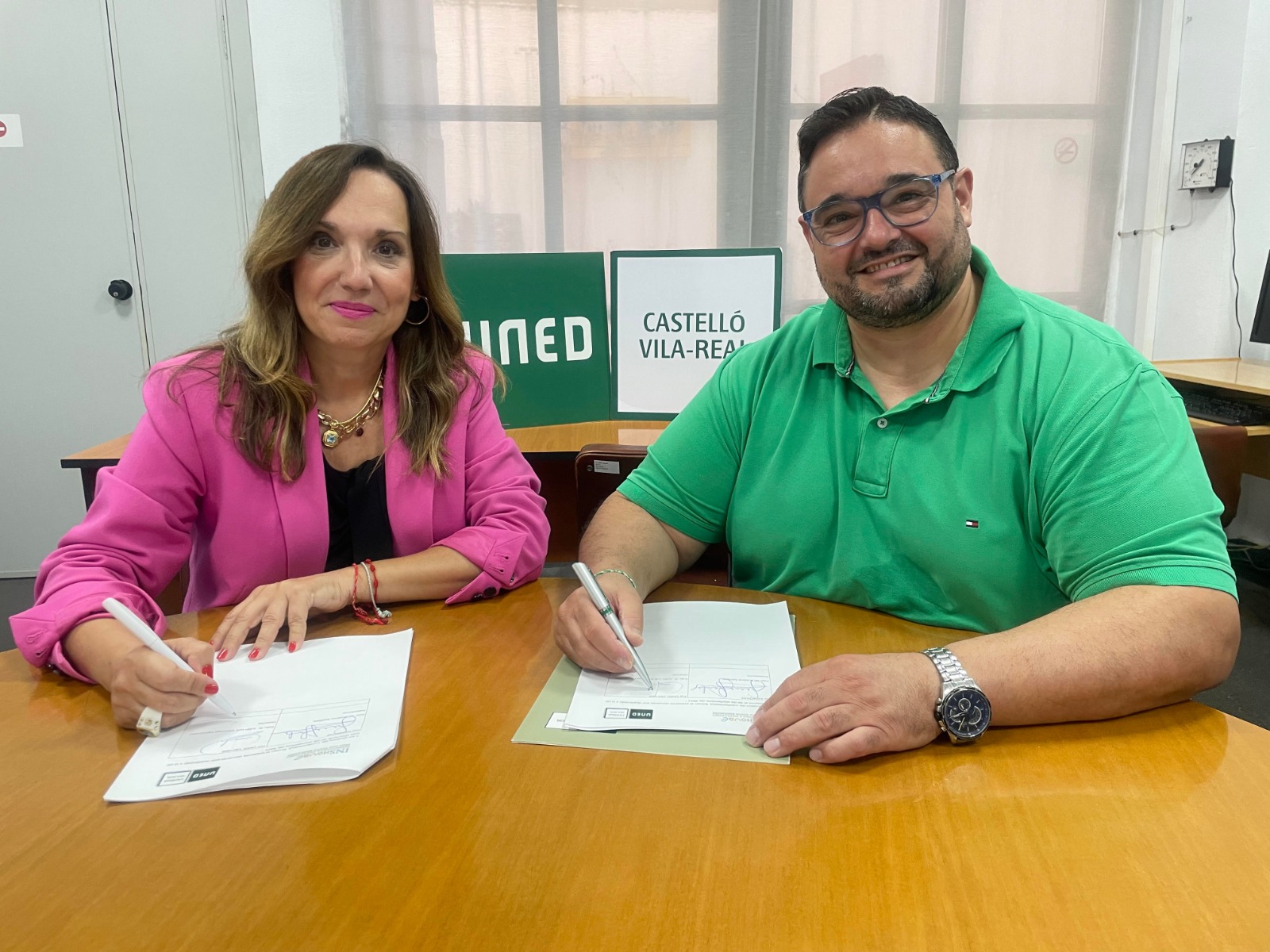 INSnovaE firma un convenio con la UNED de Vila-real para sumar el conocimiento de la inspección a docentes y alumnos

