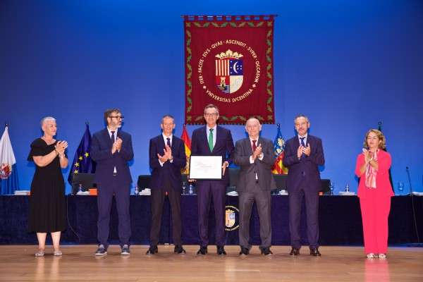 Sergio Sánchez, director de Aguas de Alicante, recibe el premio Empresa – Universidad 