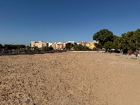 La adecuación de la parcela colindante del Rodolfo Tomás Samper de L'Altet en Elche