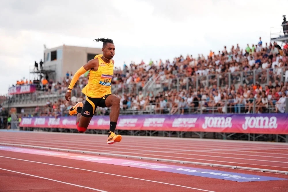 Jordan Díaz se retira lesionado en la clasificación