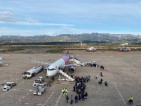 El aeropuerto de Castellón ofrece once vuelos especiales para el traslado de delegados del sector cerámico a Cersaie