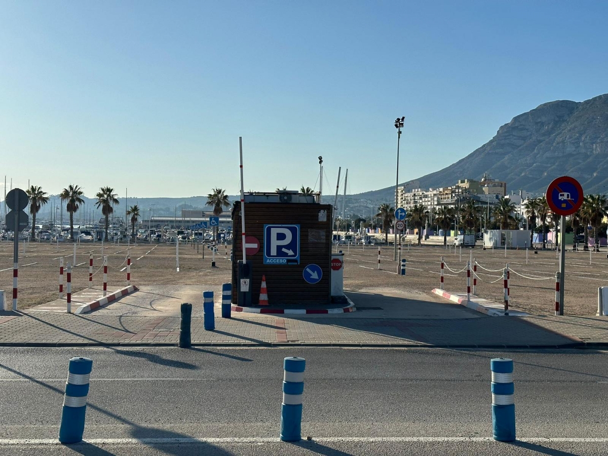 Dénia arremete contra la Generalitat por proyectar una zona de ocio y hostelería en el puerto a espaldas del ayuntamiento