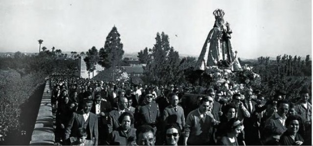 Cuando la Feria de Murcia terminaba con folklore... y la romería acabó remojada 