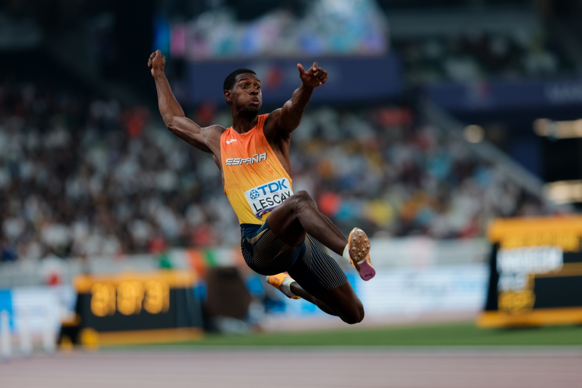 Lester Lescay logra un puesto de finalista en longitud