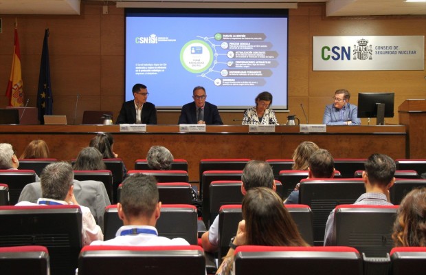 El CSN presenta el Carné Radiológico Digital para trabajadores y empresas expuestas a radiaciones