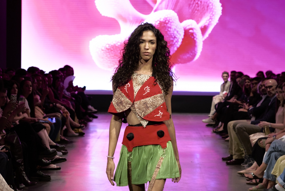 Dos jóvenes diseñadoras murcianas muestran su talento en la pasarela de 'Madrid es Moda'