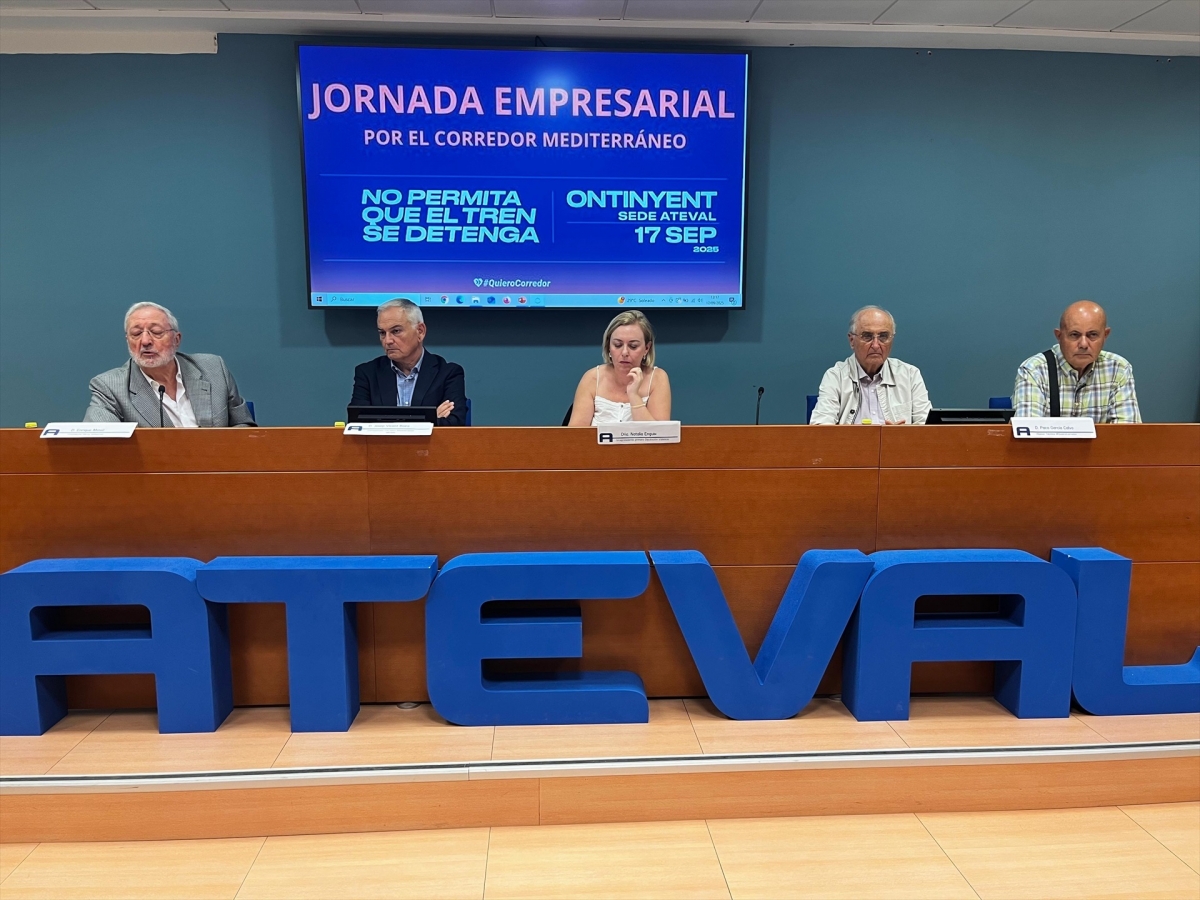 #QuieroCorredor subraya en Ontinyent la necesidad de una estación intermodal en las comarcas centrales