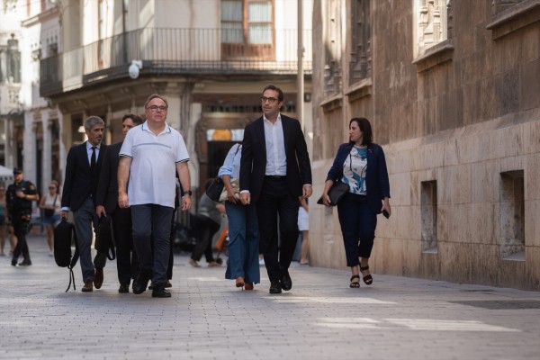 El Gobierno amplia el plan del ICEX frente a aranceles a las mil empresas más exportadoras a Estados Unidos