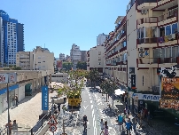 Preocupación entre los comerciantes de Benidorm por la caída de las ventas este verano