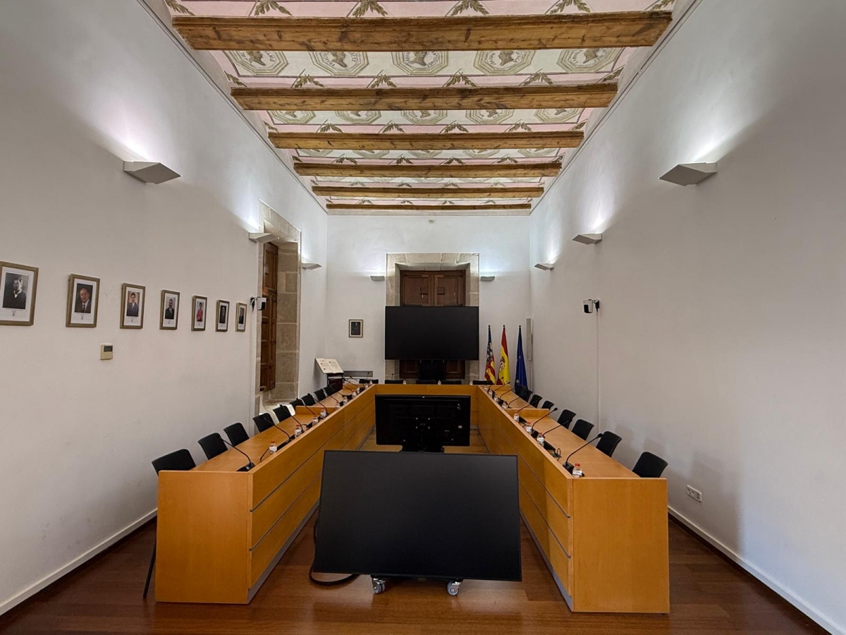 El Ayuntamiento de Llíria estrena nuevo salón de plenos