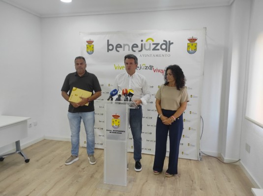 El alcalde de Benejúzar, sobre sus datos financieros: 