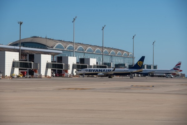 La terminal del Miguel Hernández ganará un 30% de superficie con los 1.154 millones de su ampliación