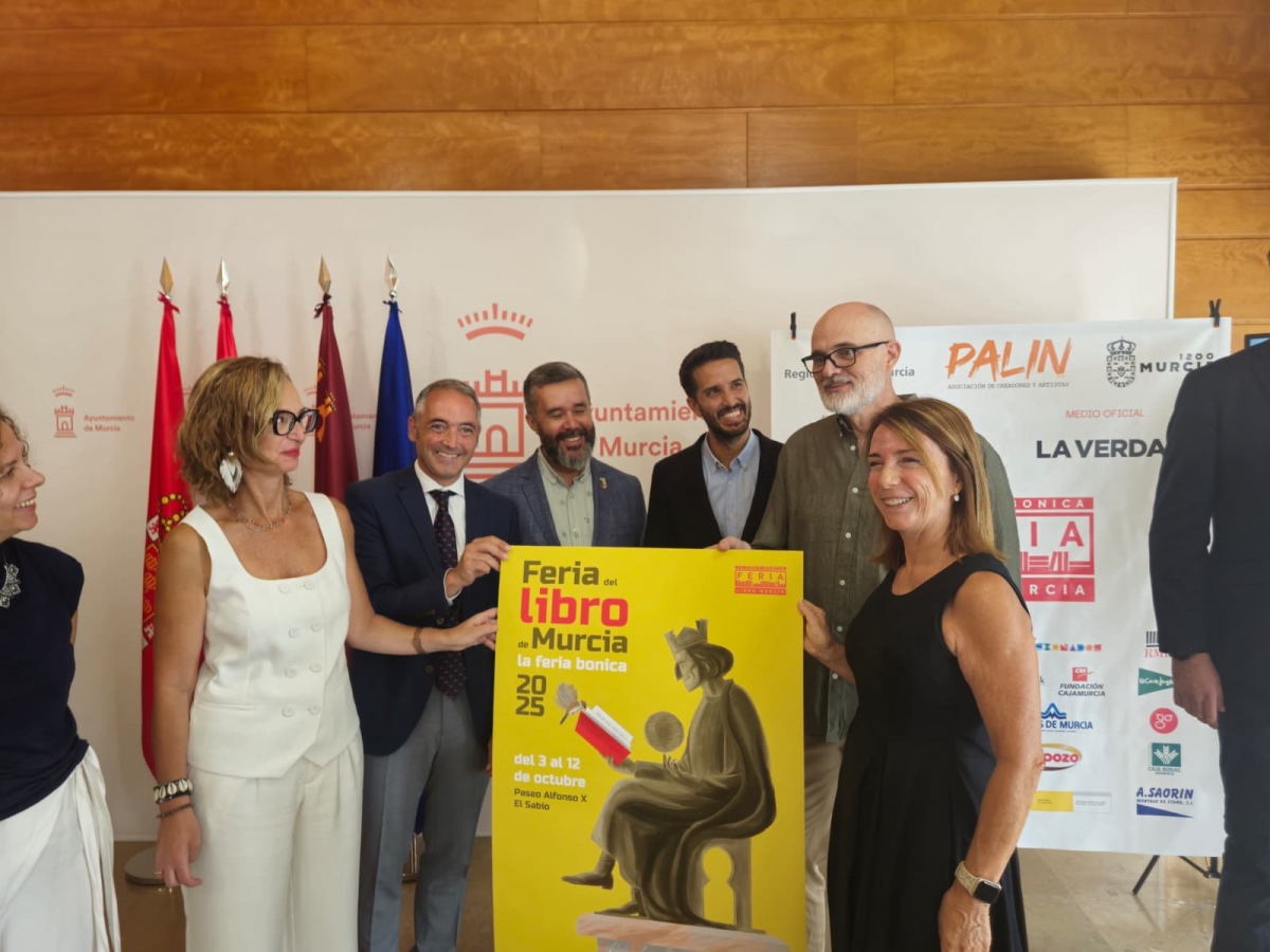 Víctor del Árbol, Carlota Pérez-Reverte y Manuel Vilas participarán en una Feria del Libro de Murcia con más de 100 actividades