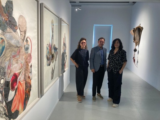 La artista madrileña Yolanda Tabanera 'muda de piel' en el Párraga de Murcia con una muestra que recorre casi 30 años de carrera 