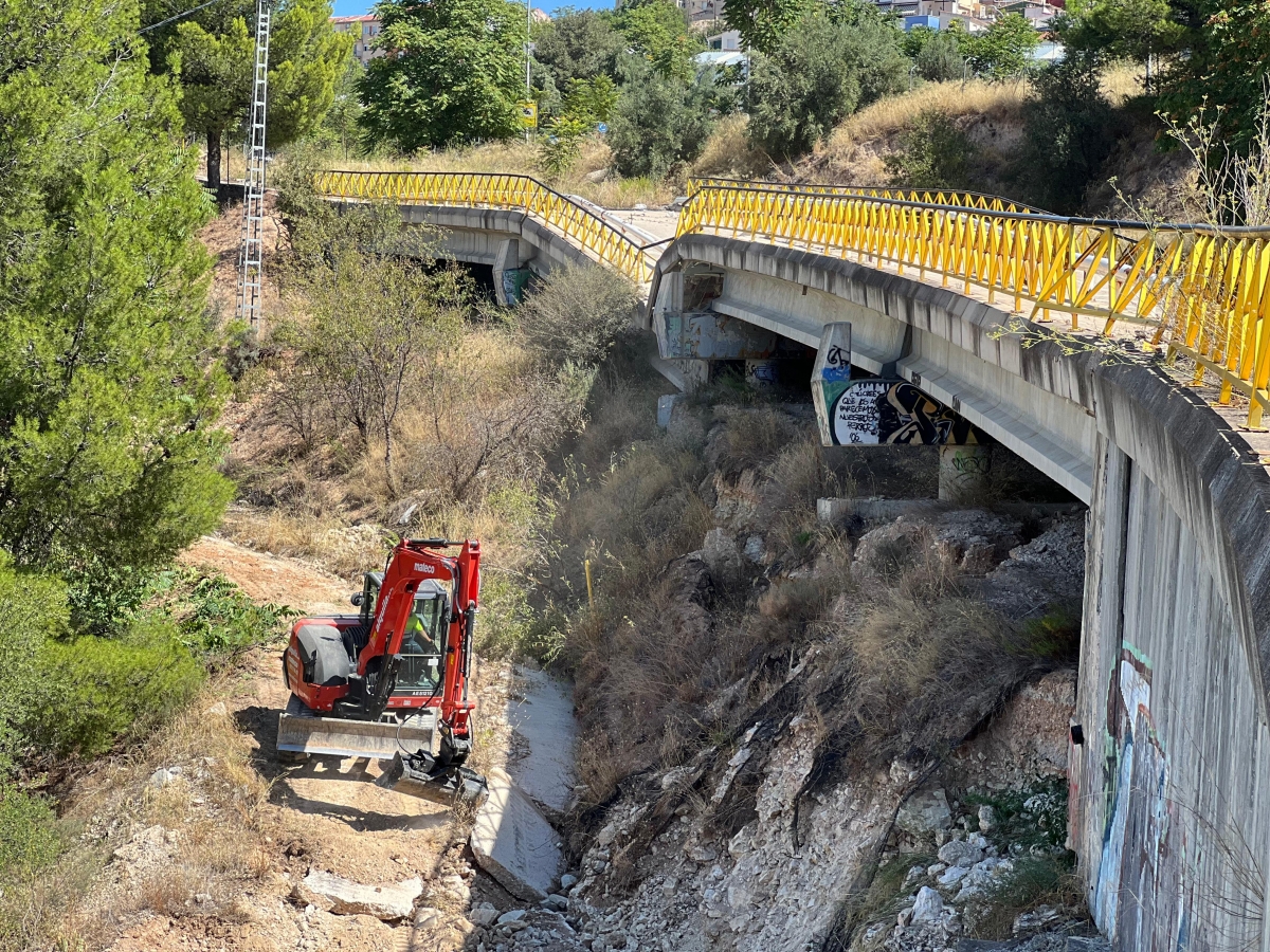 Fin a 13 años de espera: empiezan las obras del nuevo acceso a los polígonos Santiago Payá-Sant Benet en Alcoy