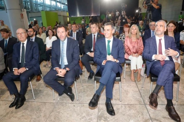 Óscar Puente le dice a Ryanair que las tarifas de Aena son las más competitivas de Europa