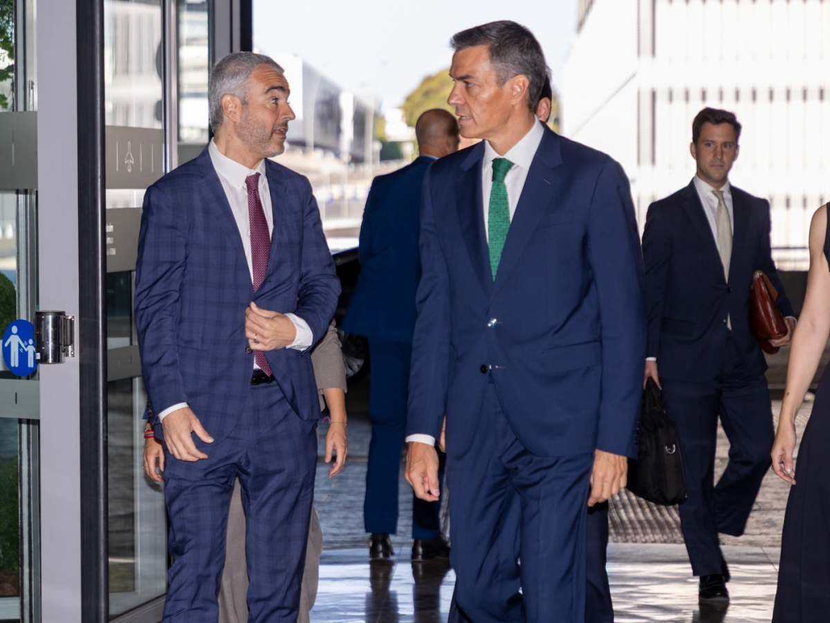 La visita de Pedro Sánchez al aeropuerto de Alicante-Elche, en imágenes 