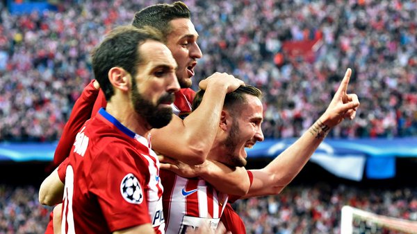 El Atlético golpea, resiste y vence