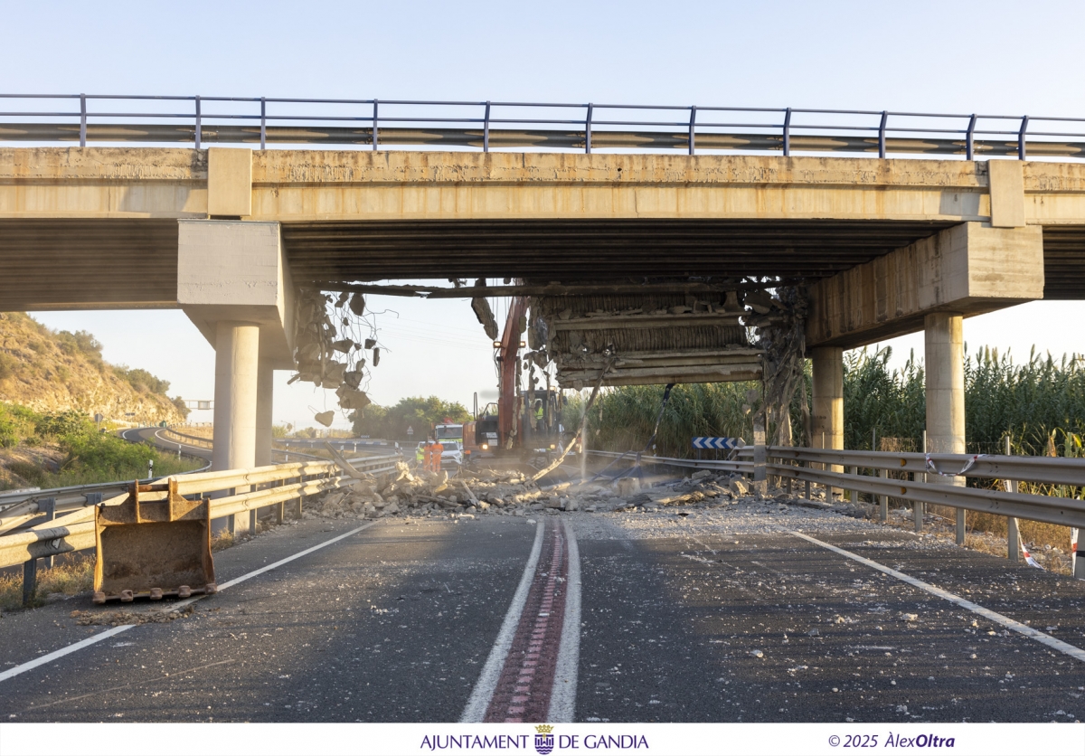 Gandia recuperarà aquest divendres la circulació a l'N-332 després de l'accident que ha afectat al pont