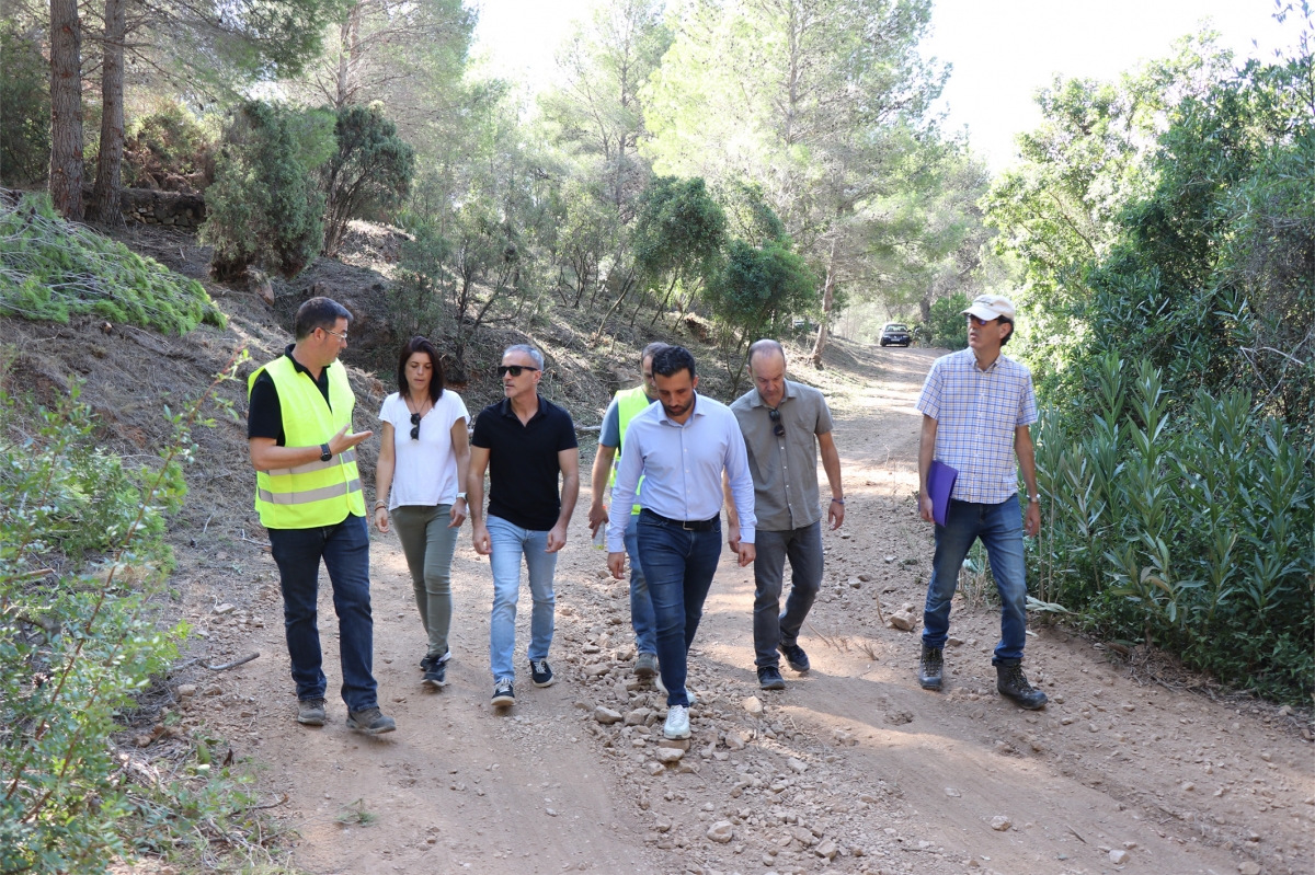 El Ayuntamiento de Sagunto ejecuta un cortafuegos en la zona de montaña El Espartal