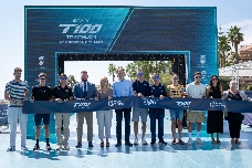 Los 20 mejores atletas del mundo se enfrentan en Oropesa en el circuito T100 Triathlon World Tour