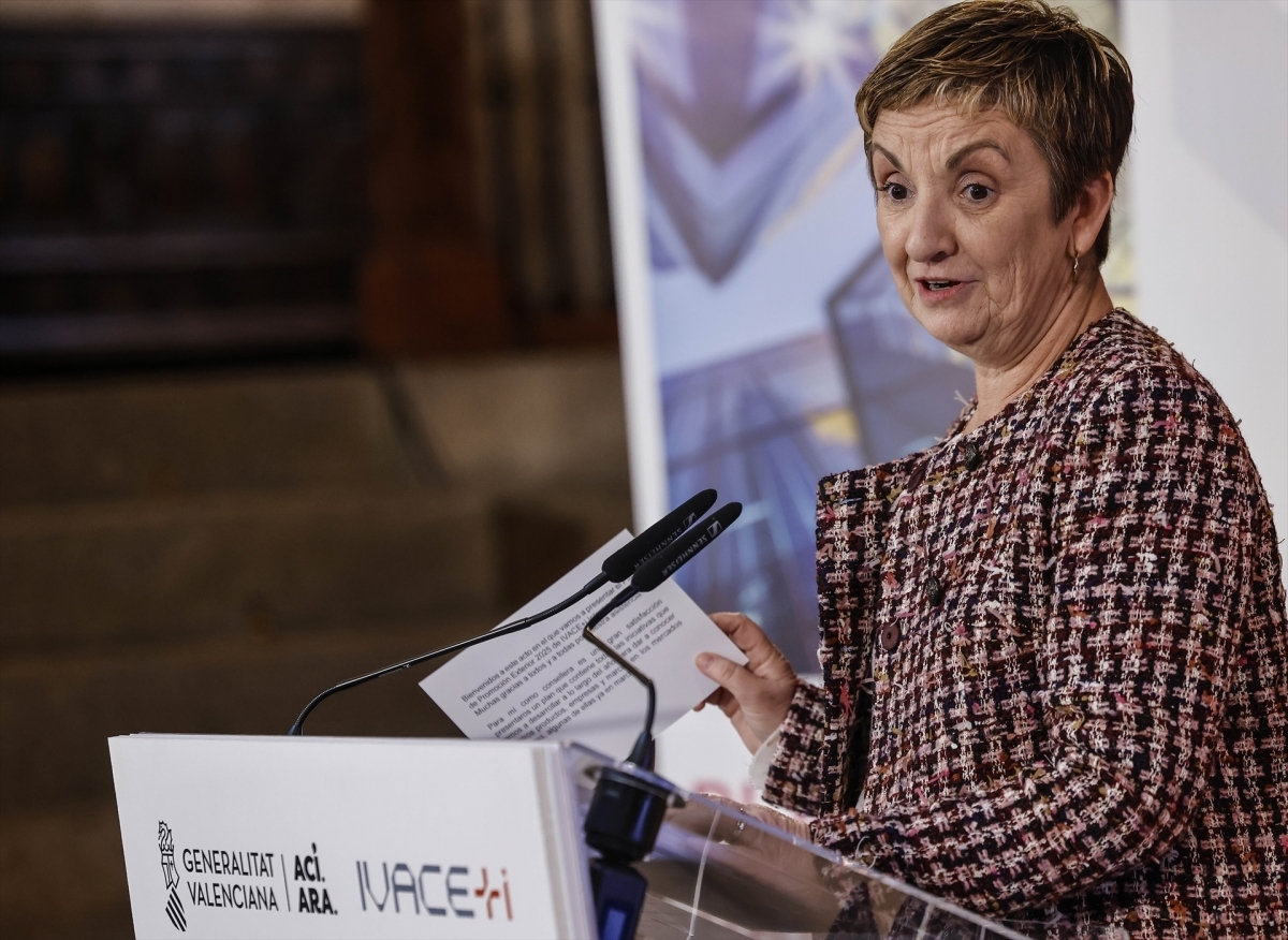 Cano acusa a Sánchez de anunciar 