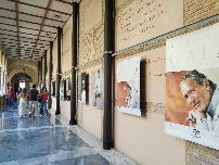 Una exposición en Murcia rinde homenaje a Antonio Gala, un niño de nombre interminable que encontró en la escritura una forma de "revivir"