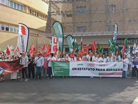 Miles de sanitarios reclaman un 