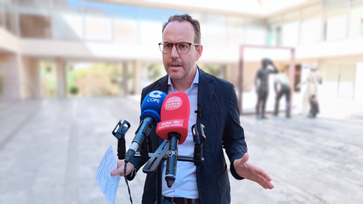 El PSOE pide una comisión especial de investigación sobre la licencia exprés concedida al alcalde