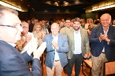 Tellado profetiza en Murcia la derrota del "farsante Sánchez" y López Miras llama a evitar "la pinza de PSOE y Vox"