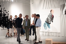 El patrimonio artístico de la UMU se cita en La Cárcel Vieja de Murcia: una muestra reúne las piezas contemporáneas repartidas por la institución