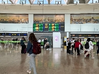 El Ayuntamiento de Manises insta en el Gobierno de España a paralizar la ampliación del aeropuerto