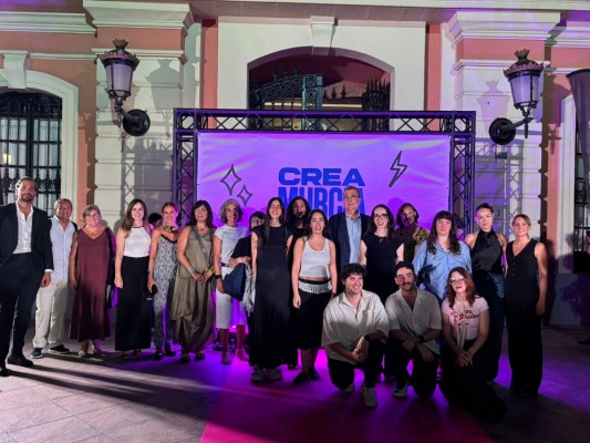 Blanca Ortuño gana el CreaMurcia de Moda y Alejandro Cánovas el de Diseño Gráfico en una final con pasarela y exposición