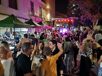 Novelda saca el comercio a la calle en nueva edición de la Nit Oberta 