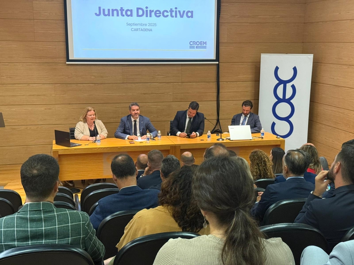 Junta Directiva de Croem, reunida en Cartagena.