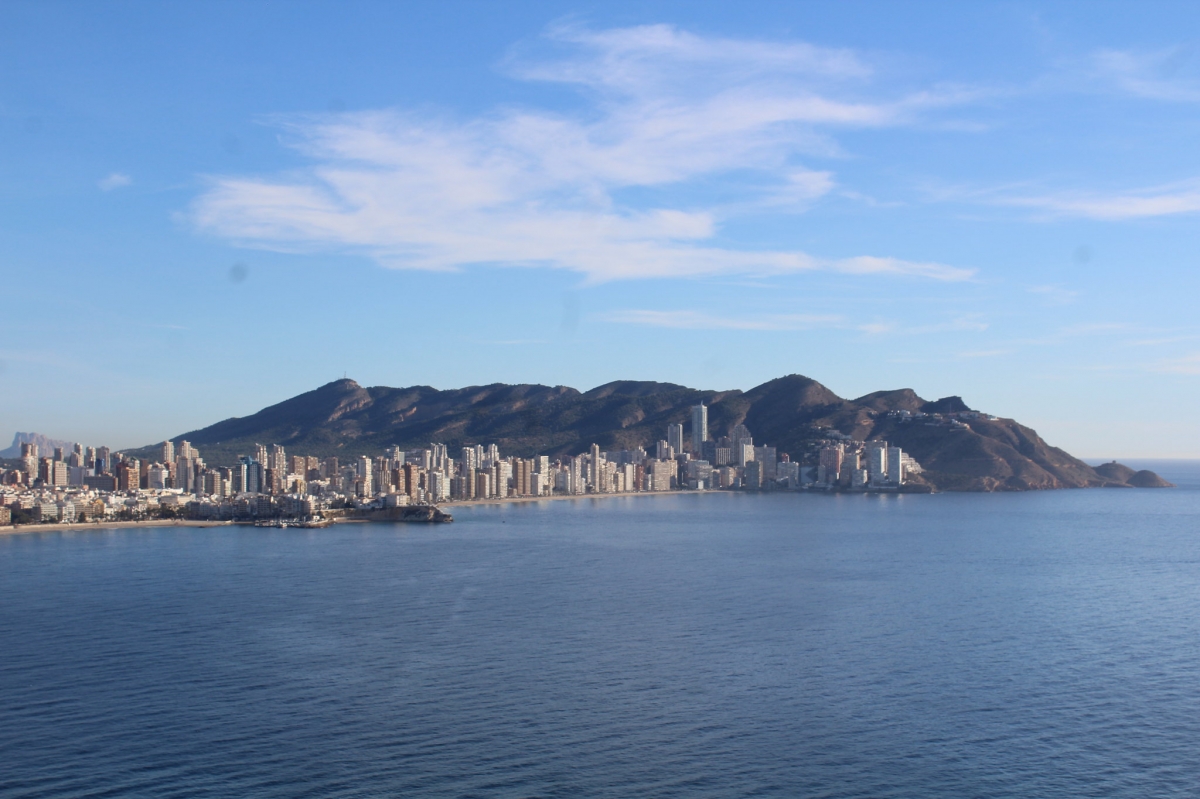 La defensa del Ayuntamiento de Benidorm opta por aplazar el pago de los 350 millones de euros de Serra Gelada